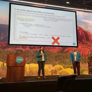 Edith and Julio talking at Dreamforce 2017